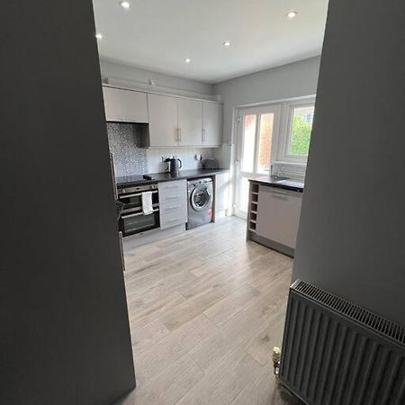 Superb Three Bed Garnant Duplex! Apartment Exterior photo