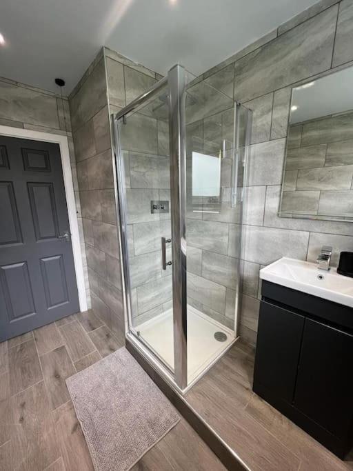 Superb Three Bed Garnant Duplex! Apartment Exterior photo