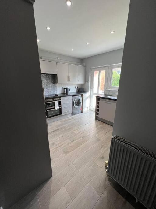 Superb Three Bed Garnant Duplex! Apartment Exterior photo