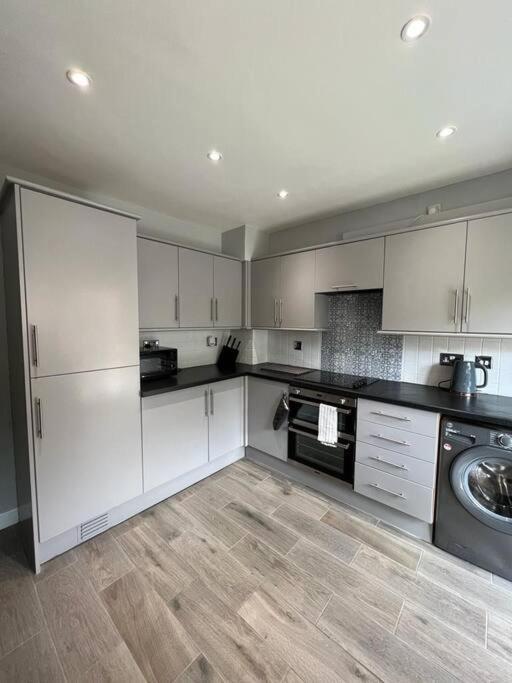 Superb Three Bed Garnant Duplex! Apartment Exterior photo